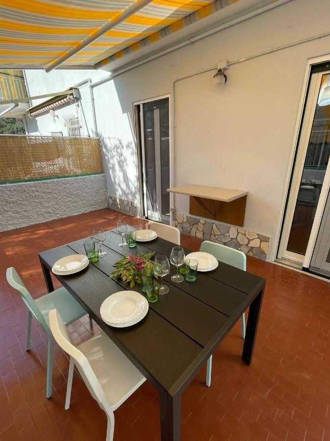 Gigi'S House Apartment อาลัสซิโอ ภายนอก รูปภาพ