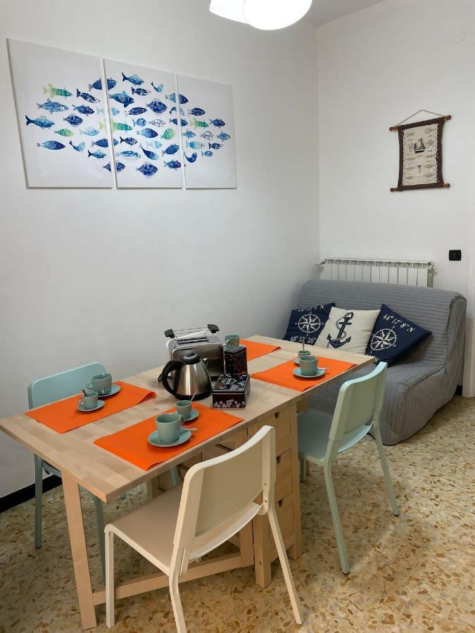 Gigi'S House Apartment อาลัสซิโอ ภายนอก รูปภาพ