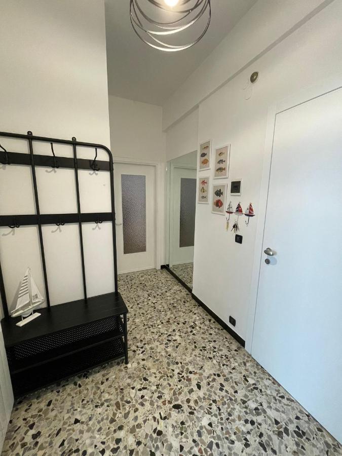 Gigi'S House Apartment อาลัสซิโอ ภายนอก รูปภาพ