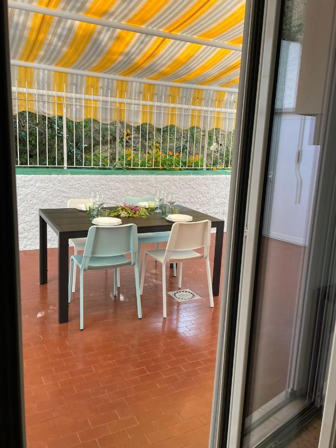Gigi'S House Apartment อาลัสซิโอ ภายนอก รูปภาพ