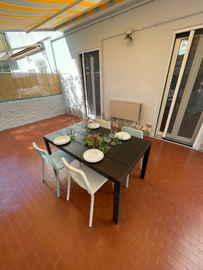 Gigi'S House Apartment อาลัสซิโอ ภายนอก รูปภาพ