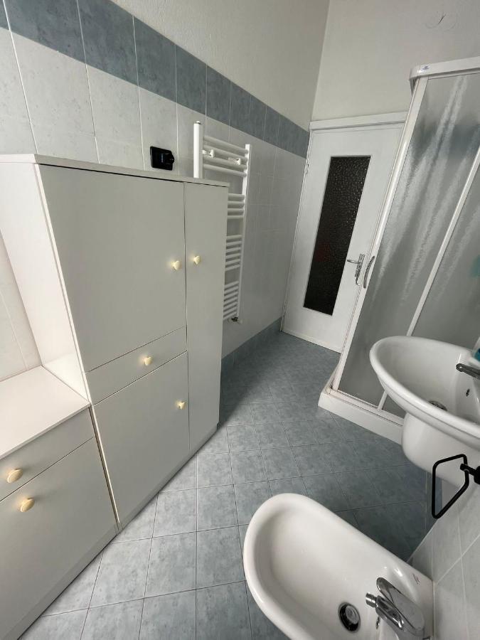 Gigi'S House Apartment อาลัสซิโอ ภายนอก รูปภาพ